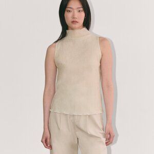 Everlane crinkle tank